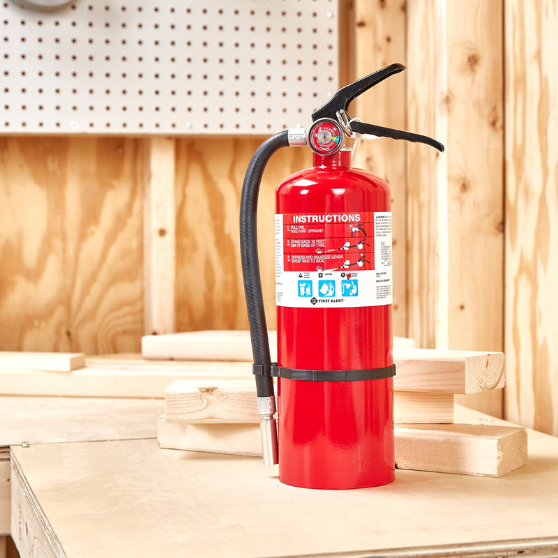 Rechargeable fire extinguisher