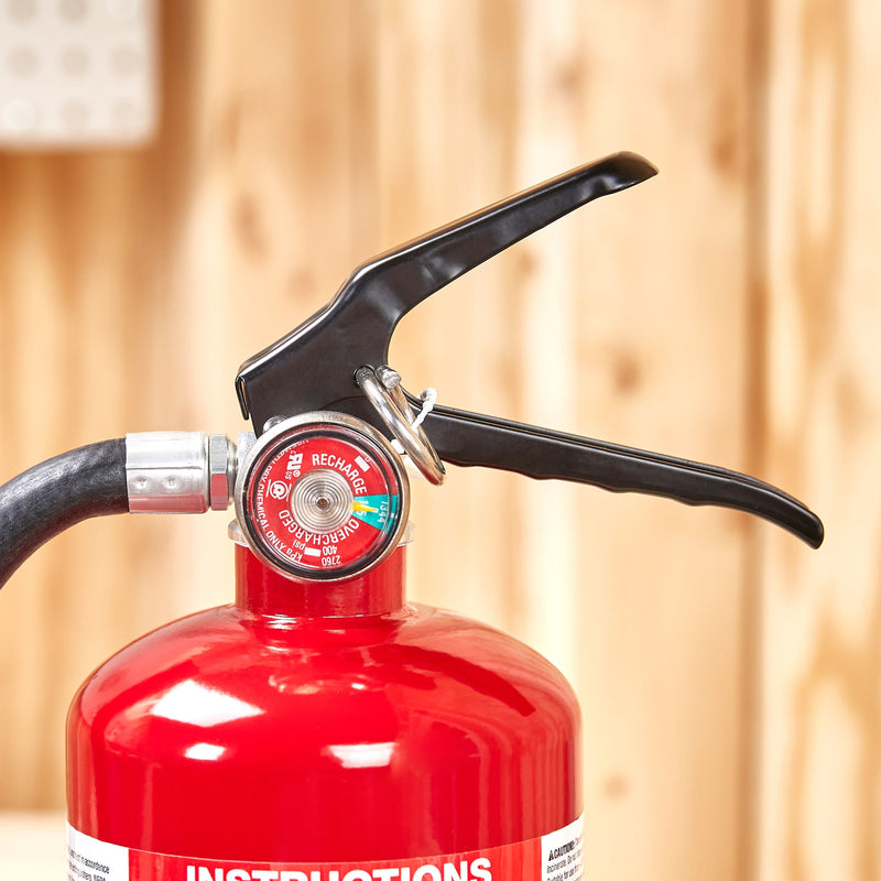 Rechargeable fire extinguisher