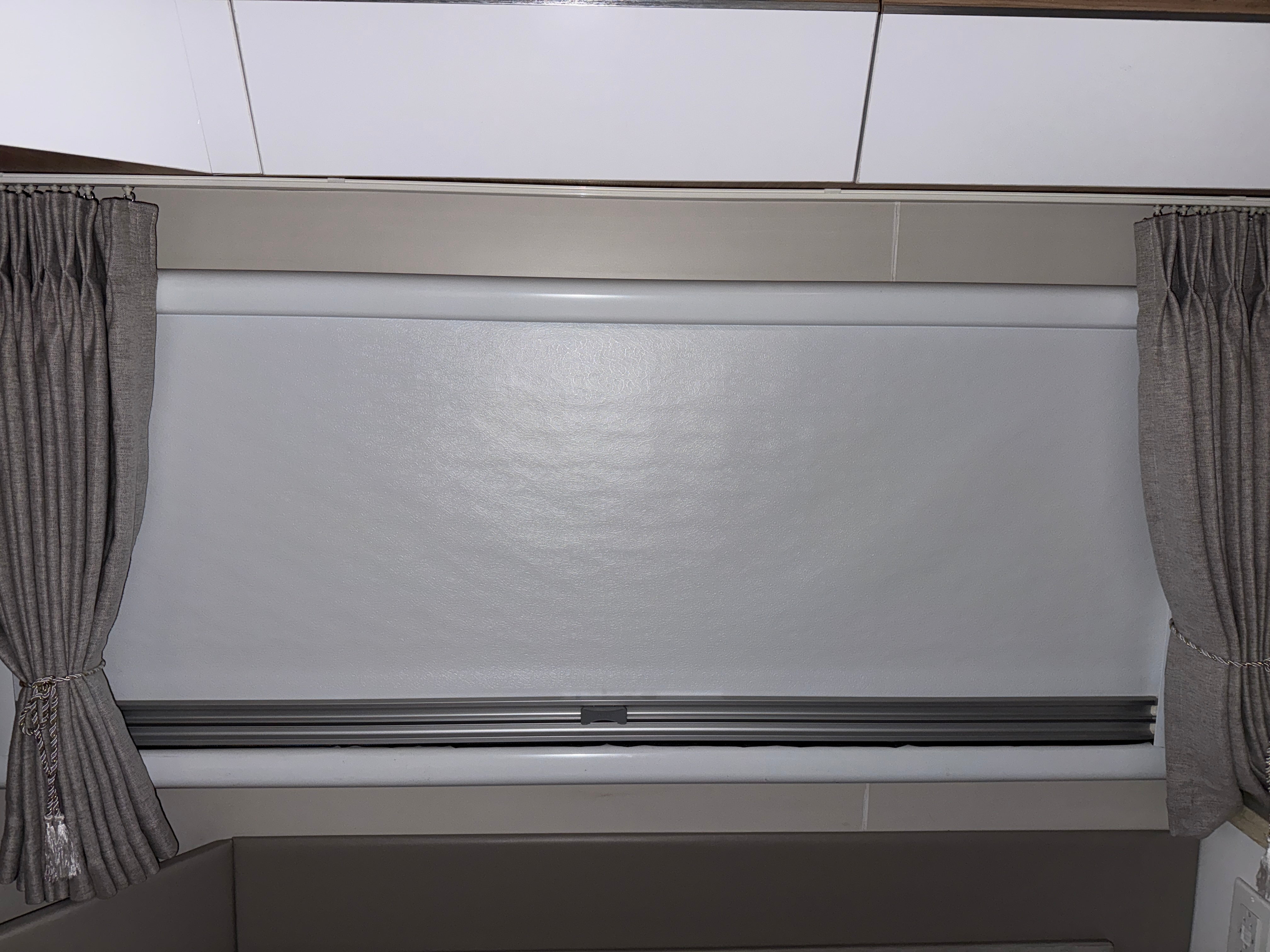 HQ21 Blackseries Window (Include Window Shade) - 56 × 20 7/8 Inch + 2 Window Struts for Dual Pane Windows -8 Inch | 2022 Model Or Newer