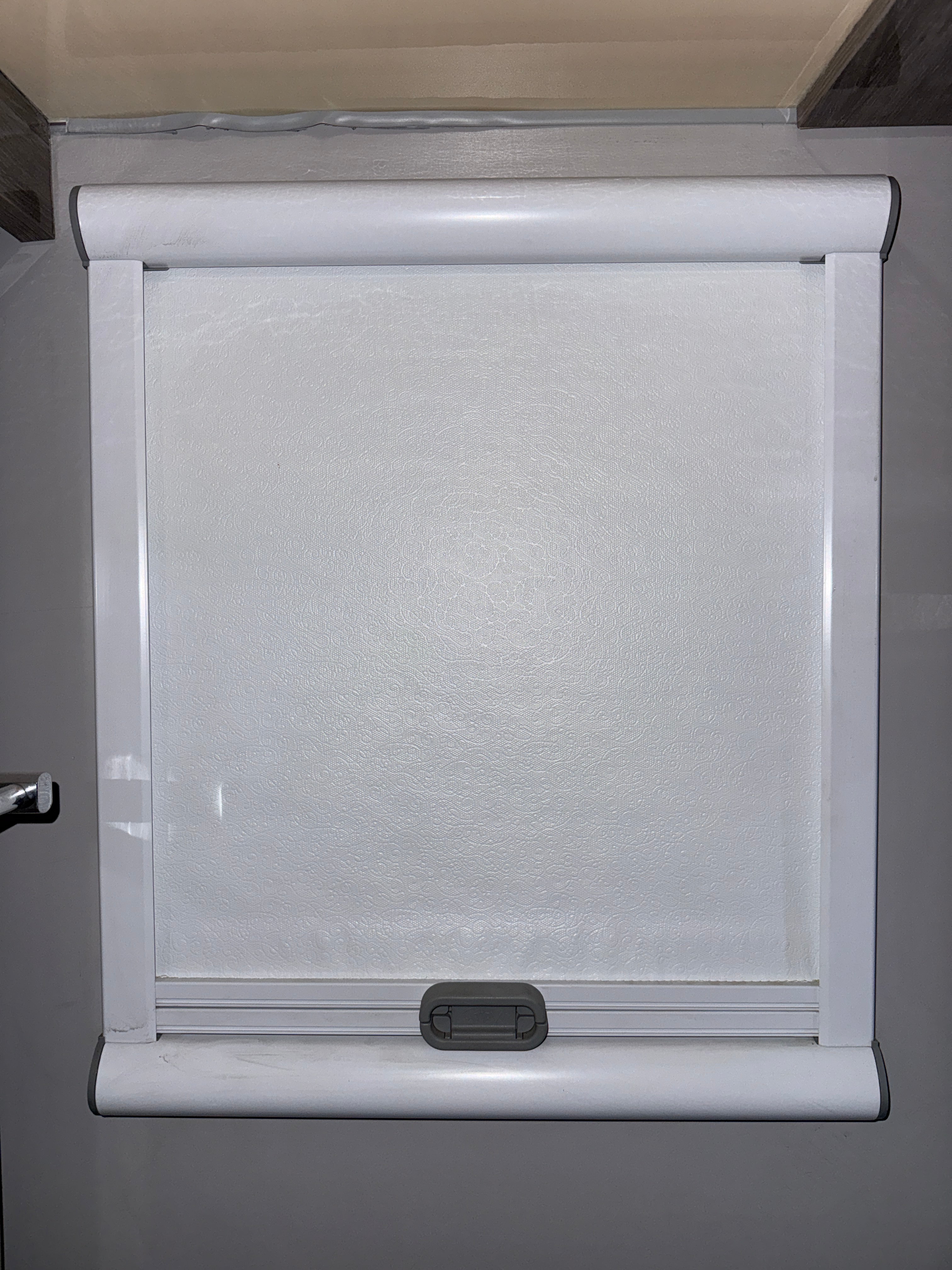 HQ15 Blackseries Window (Include Window Shade) | Passenger Side Front 3rd - 17×19 Inch + 2 Window Struts for Dual Pane Windows -8 Inch | 2022 Model Or Newer