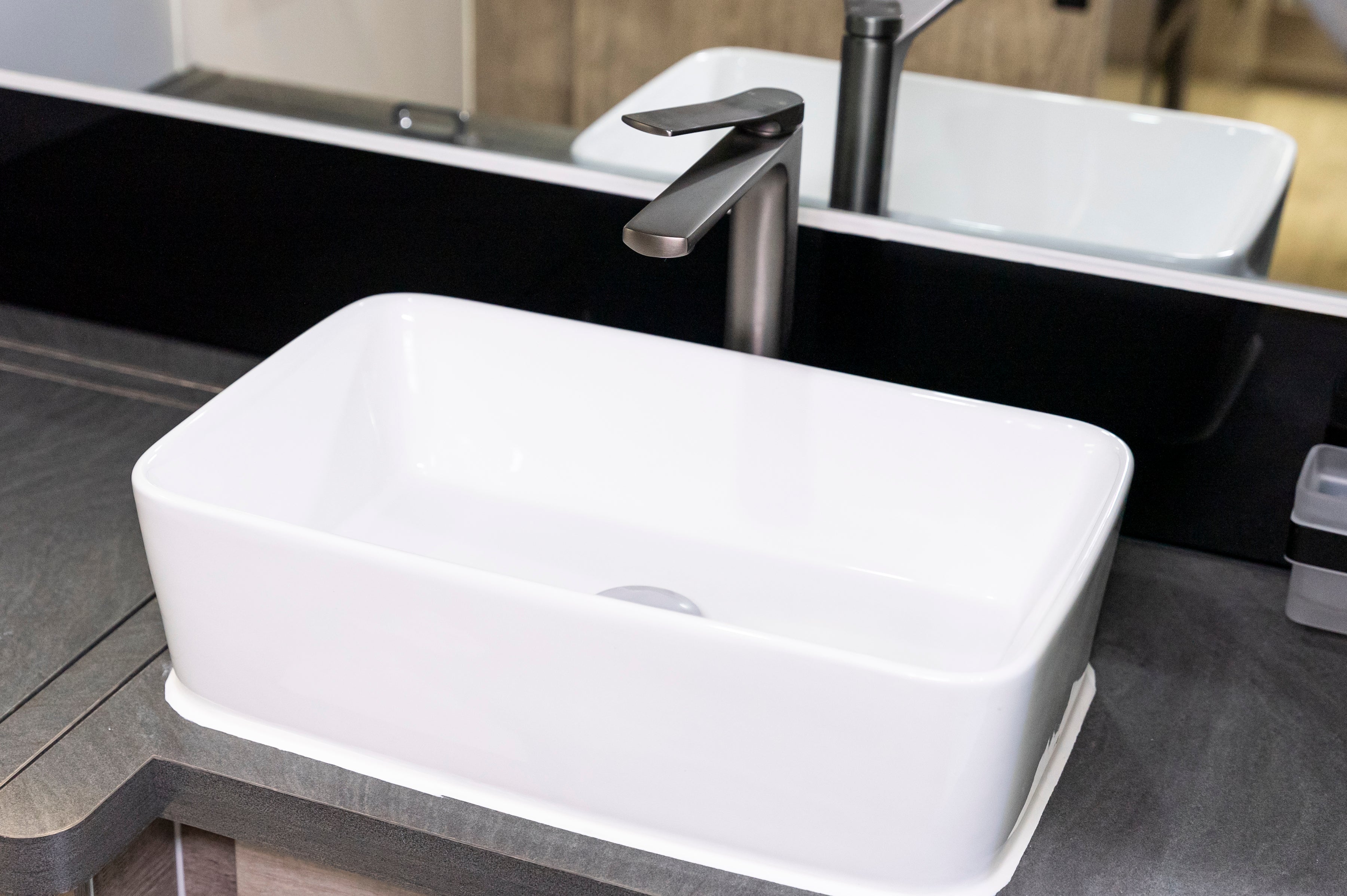 White Ceramic Wash Basin (sink)