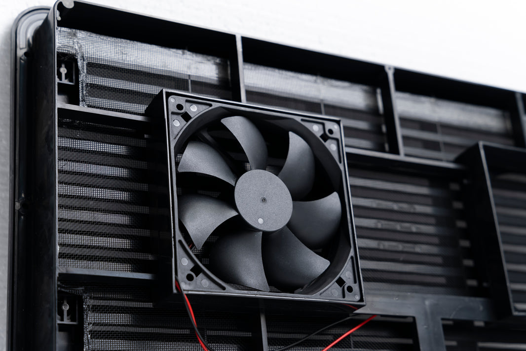 Vent cover small metal, black (single fan) – Black Series
