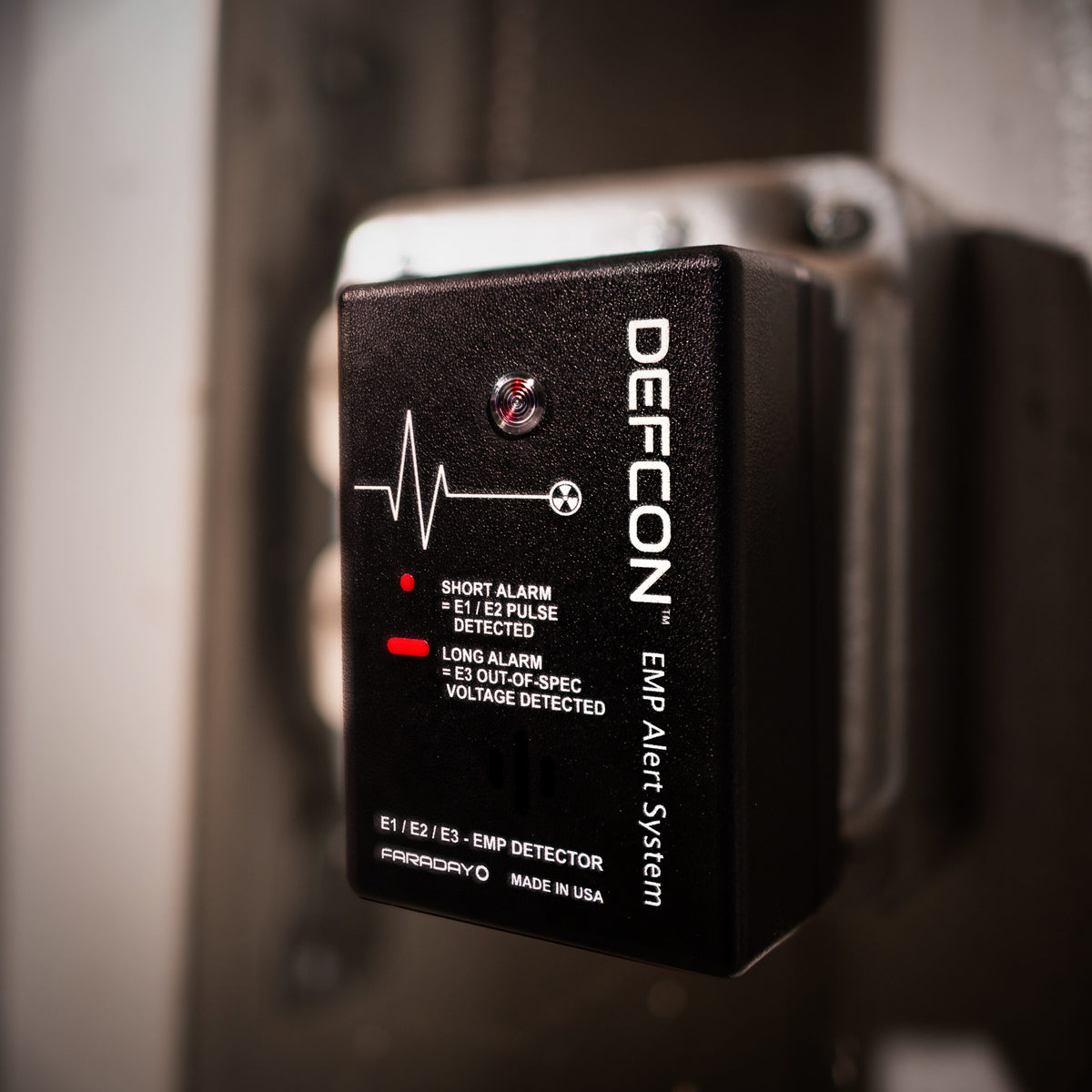 Faraday Defense DEFCON EMP Alert System, Plug-In EMP and CME Detector - photo 2