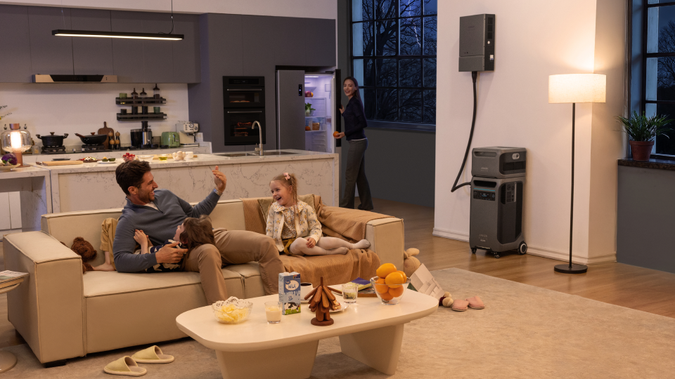 Anker SOLIX F3800 Plus + BP3800 Battery + Smart Home Power Kit