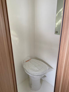HQ17 Bunk/Dinette/Shower Wall