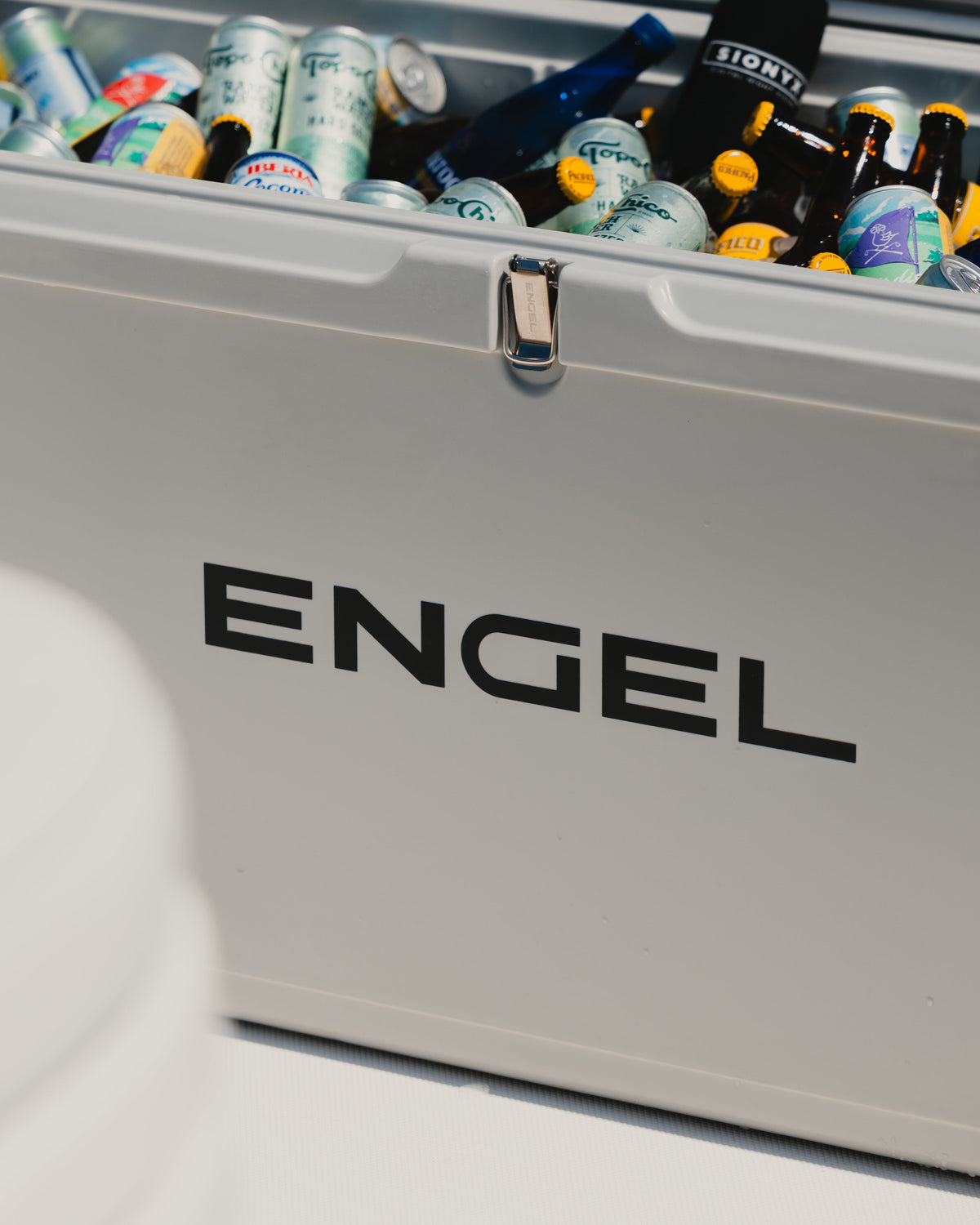 Engel 320 High-Performance Rotomolded Hard Cooler
