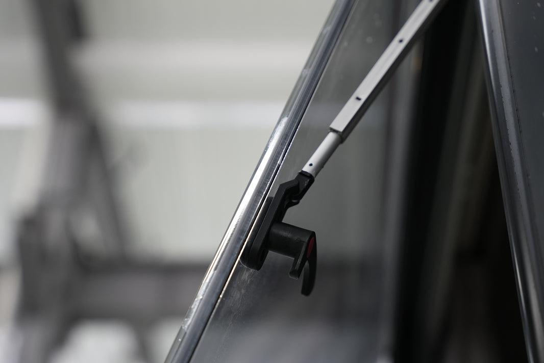 Black Series Dual Pane Window Struts, 8 in (Pair) – Black Series