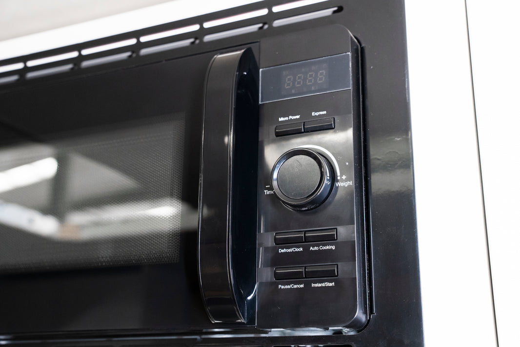 Compact 20L 700W Microwave Oven — RV, Apartment & Tiny Home – RV Parts Giant