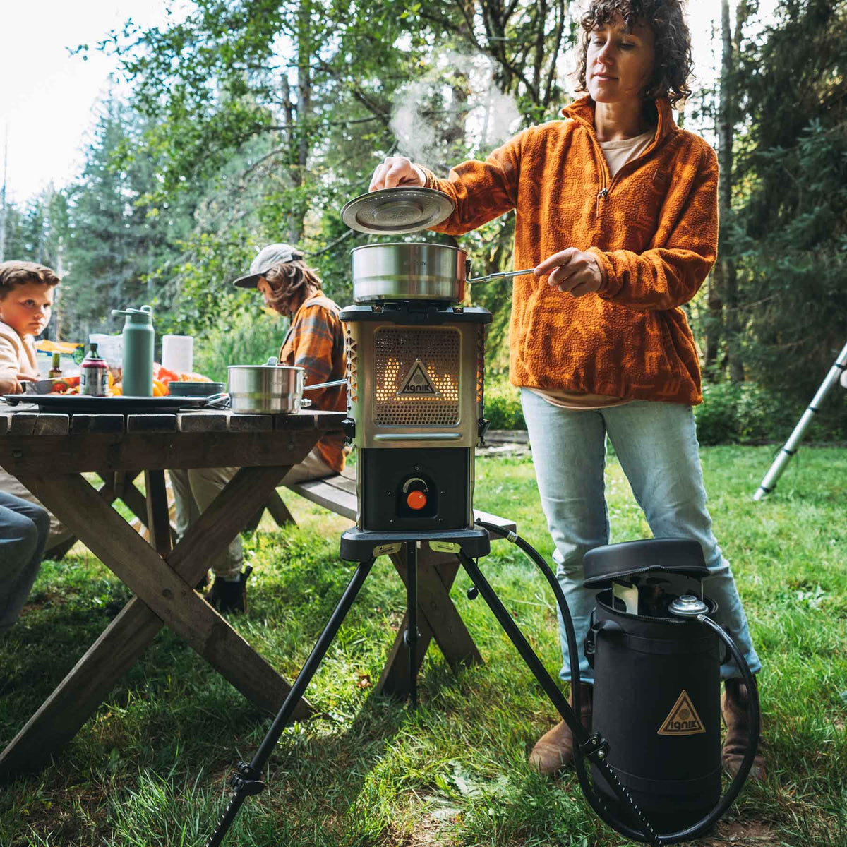 Ignik Skullet Deluxe heater stove with legs and cast-iron skillet