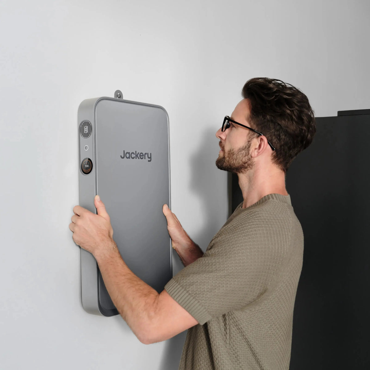 Jackery FridgeGuard mounting bracket