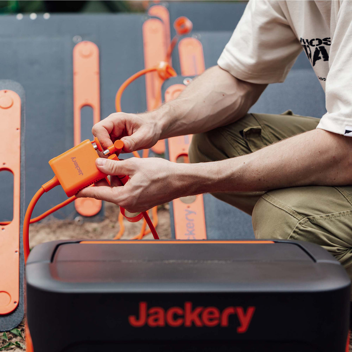 Jackery solar panel connector
