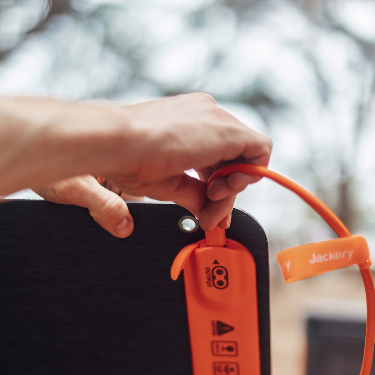 Jackery solar panel connector