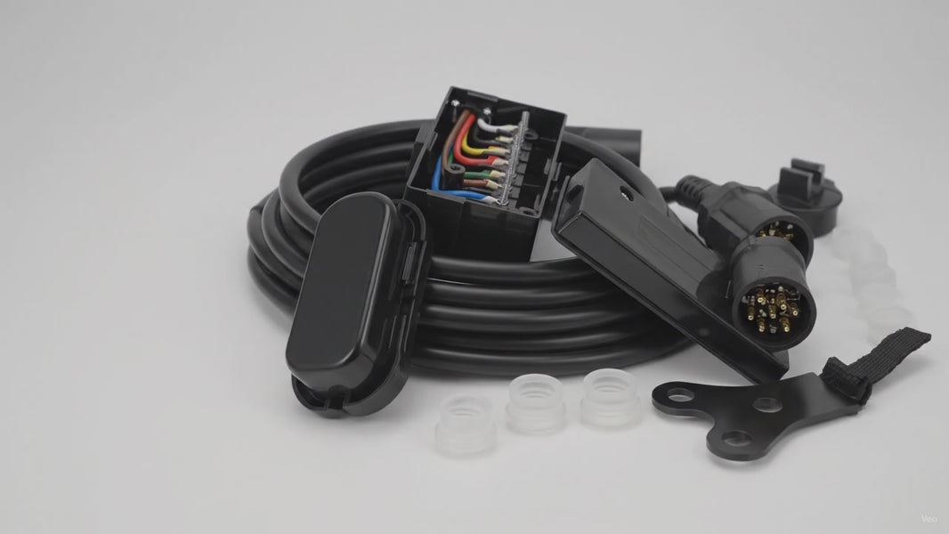 7-Way Trailer Plug Cord with 7-Gang Junction Box Wiring Kit – product video