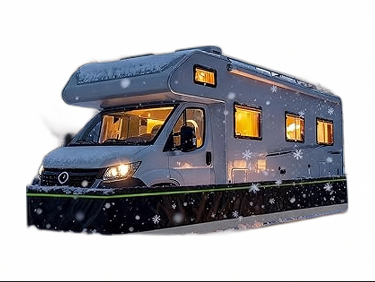 RV winter skirting with steel mesh reinforcement