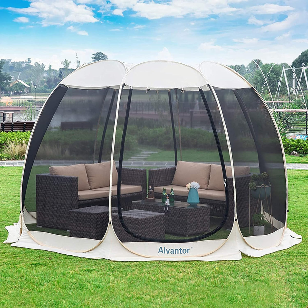 Pop-up screen house