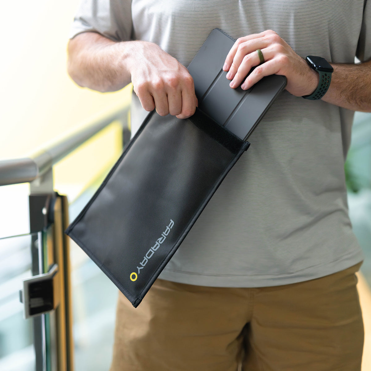 Faraday Defense JACKET XL Faraday Bag 7.5" x 10", Tablet - photo 6